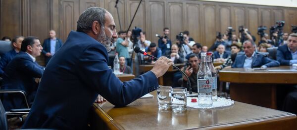 Встреча парламентской фракции РПА с кандидатом в Премьеры Николом Пашиняном (30 апреля 2018). Еревaн Встреча парламентской фракции РПА с кандидатом в Премьеры Николом Пашиняном (30 апреля 2018). Еревaн - Sputnik Армения