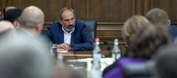 Встреча парламентской фракции РПА с кандидатом в Премьеры Николом Пашиняном (30 апреля 2018). Еревaн - Sputnik Армения