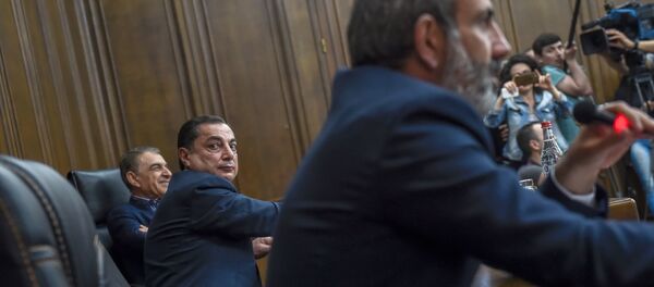 Встреча парламентской фракции РПА с кандидатом в Премьеры Николом Пашиняном (30 апреля 2018). Еревaн Встреча парламентской фракции РПА с кандидатом в Премьеры Николом Пашиняном (30 апреля 2018). Еревaн - Sputnik Армения