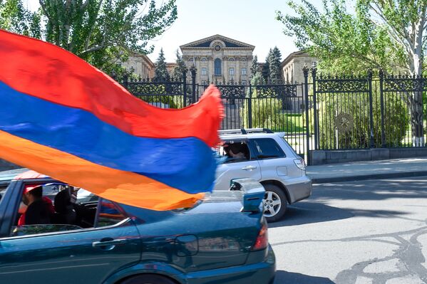 Здание Парламента Армении перед выборами Премьер-министра (1 мая 2018). Еревaн - Sputnik Армения