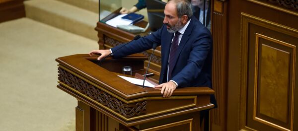 Выступление Никола Пашиняна перед выборами Премьер-министра (1 мая 2018). Еревaн - Sputnik Армения