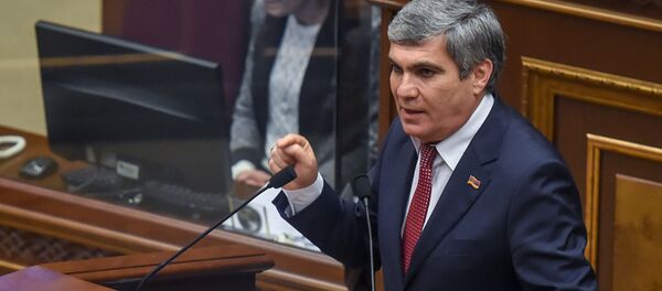Депутат НС Арам Завенович Саркисян во время специального заседания парламента по выборам нового премьер-министра Армении (1 мая 2018). Еревaн - Sputnik Армения