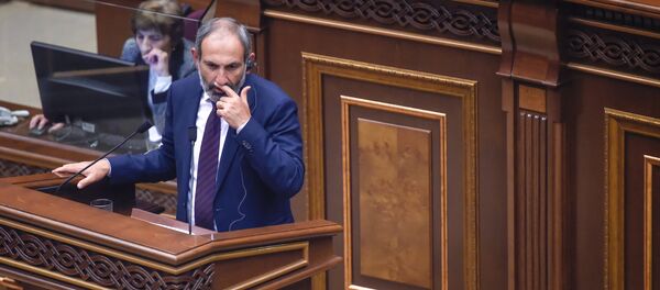 Никол Пашинян на специальном заседании парламента по выборам нового премьер-министра Армении (1 мая 2018). Еревaн - Sputnik Армения