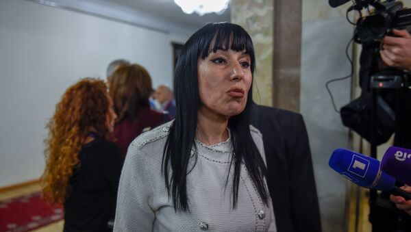 Интервью Наиры Зограбян после специального заседания парламента (1 мая 2018). Еревaн - Sputnik Արմենիա