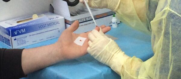 Жители Еревана сдавали кровь в российской мобильной клинике для диагностики ВИЧ - Sputnik Արմենիա
