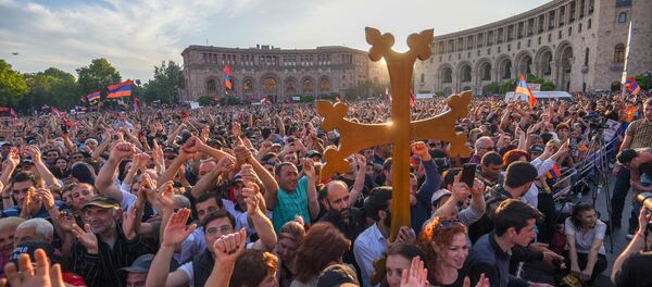 Митинг на площади Республики (2 мая 2018). Еревaн Митинг на площади Республики (2 мая 2018). Еревaн - Sputnik Արմենիա
