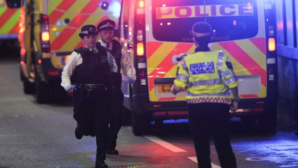 Полицейские на месте теракта на Лондонском мосту в центре города (3 июня 2017). Лондон, Велокобритания - Sputnik Армения