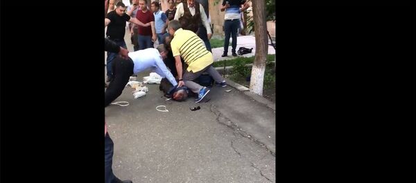 Задержание наподавшего на банк HSBC Задержание наподавшего на банк HSBC - Sputnik Армения