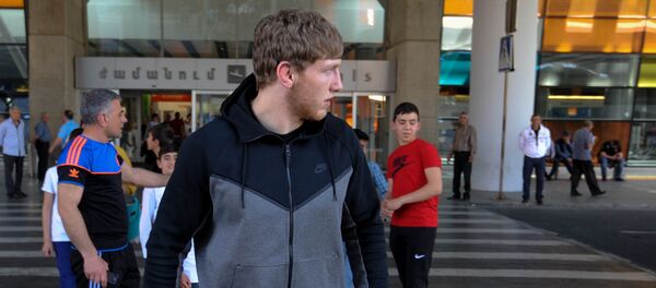 Чемпионы Европы возвратились в Ереван (3 мая 2018). Аэропорт Звартноц - Sputnik Արմենիա