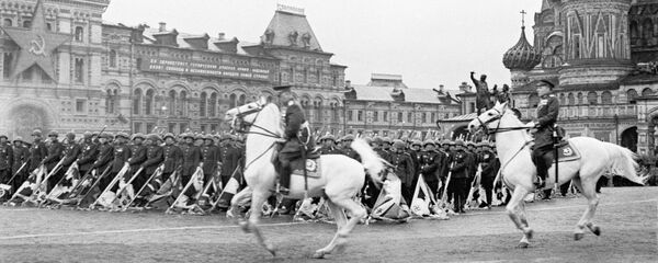 Парад на Красной площади в ознаменование победы СССР над Германией в Великой Отечественной войне (24 июня 1945). Москвa - Sputnik Արմենիա
