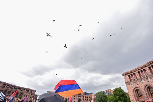 Площадь Республики после выбора Никола Пашиняна премьер-министром Армении (8 мая 2018). Еревaн - Sputnik Армения