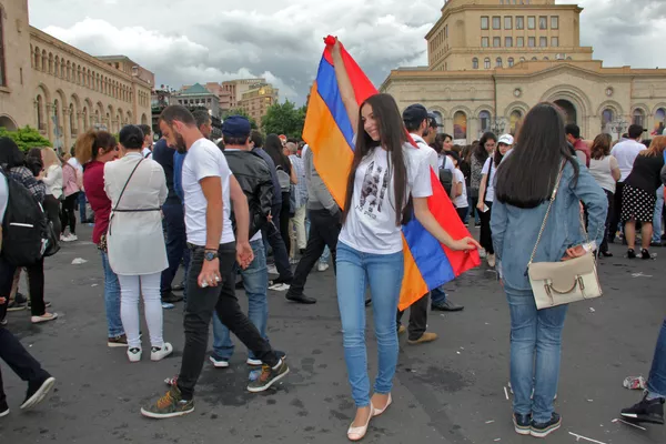 Площадь Республики после выбора Никола Пашиняна премьер-министром Армении (8 мая 2018). Еревaн Площадь Республики после выбора Никола Пашиняна премьер-министром Армении (8 мая 2018). Еревaн - Sputnik Армения