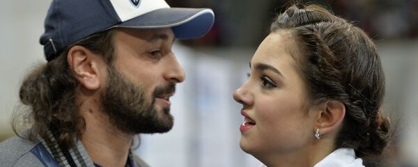 Тренер по фигурному катанию Илья Авербух и фигуристка Евгения Медведева Тренер по фигурному катанию Илья Авербух и фигуристка Евгения Медведева - Sputnik Армения