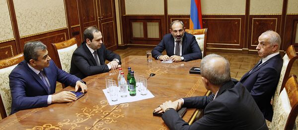 Премьер-министр Никол Пашинян принял Георгия Кутояна (8 мая 2018). Еревaн - Sputnik Արմենիա