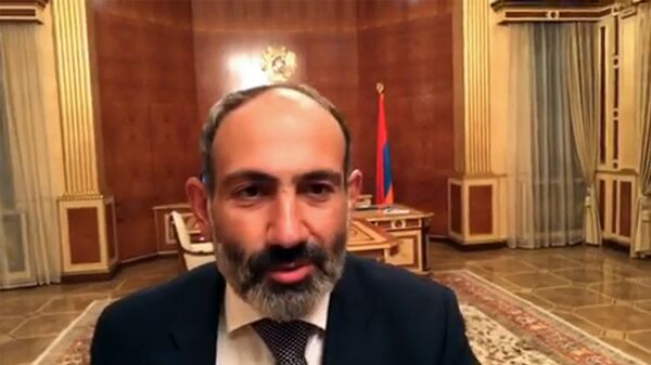 Премьер-министр Армении Никол Пашинян показал свой кабинет в прямом эфире - Sputnik Արմենիա