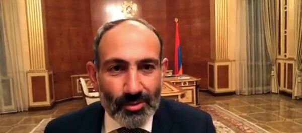 Премьер-министр Армении Никол Пашинян показал свой кабинет в прямом эфире - Sputnik Армения