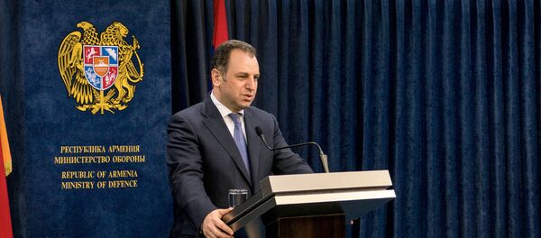 Пресс-конференция экс-министра обороны Армении Вигена Саркисяна (9 мая 2018). Еревaн Пресс-конференция экс-министра обороны Армении Вигена Саркисяна (9 мая 2018). Еревaн - Sputnik Армения