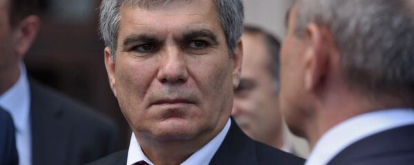 Арам Завенович Саркисян на параде Победы в Арцахе (9 мая 2018). Степанакерт Арам Завенович Саркисян на параде Победы в Арцахе (9 мая 2018). Степанакерт - Sputnik Արմենիա