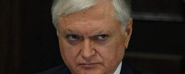 Врио министра иностранных дел Эдуард Налбандян на заседании правительства Армении (11 мая 2018). Еревaн - Sputnik Армения