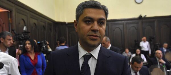 Директор Службы национальной безопасности Артур Ванецян на заседании правительства Армении (11 мая 2018). Еревaн Директор Службы национальной безопасности Артур Ванецян на заседании правительства Армении (11 мая 2018). Еревaн - Sputnik Արմենիա