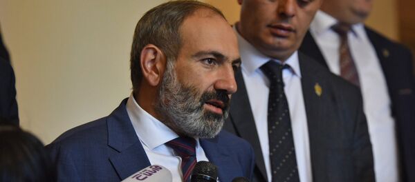 Беседа с журналистами премьер-министра Армении Никола Пашиняна после заседания правительства (11 мая 2018). Еревaн - Sputnik Армения