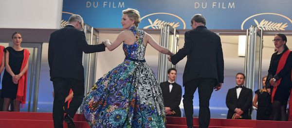 Генеральный директор Каннского кинофестиваля Тьерри Фремо, актриса Кейт Бланшетт и президент Каннского фестиваля Пьер Лескюр на красной дорожке 71-го Каннского кинофестиваля перед премьерой фильма Cold War (10 мая 2018). Канны, Франция - Sputnik Արմենիա