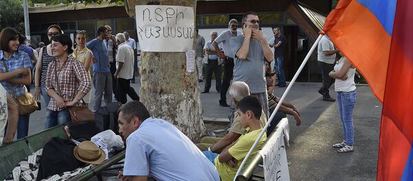 Протест против подорожания электроэнергии на площади Свободы Протест против подорожания электроэнергии на площади Свободы - Sputnik Армения