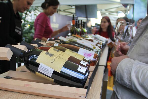 Взлет качества и развенчивание мифов, или Почему армяне полюбили белые и розовые вина - Sputnik Армения