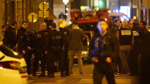 Французские полицейские на улице Монсеньи, где вооруженный ножом человек убил одного и ранил нескольких (12 мая 2018). Париж, Франция - Sputnik Արմենիա