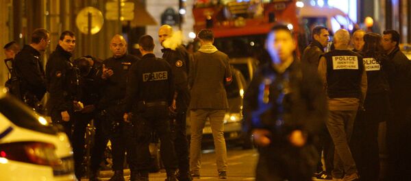 Французские полицейские на улице Монсеньи, где вооруженный ножом человек убил одного и ранил нескольких (12 мая 2018). Париж, Франция Французские полицейские на улице Монсеньи, где вооруженный ножом человек убил одного и ранил нескольких (12 мая 2018). Париж, Франция - Sputnik Армения
