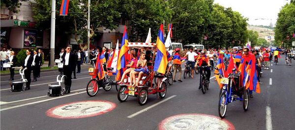 Фестиваль велосипедистов на проспекте Маштоца - Sputnik Армения