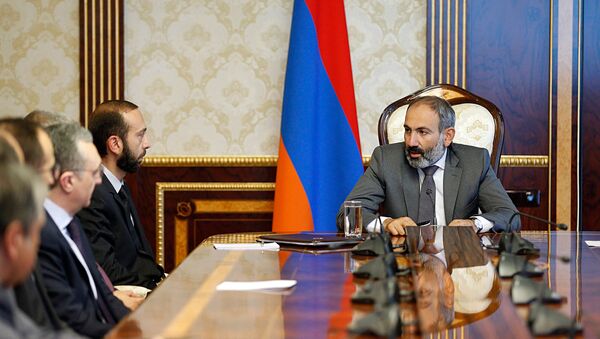 Совещание нового правительства Армении во главе с премьер-министром Николом Пашиняном (13 мая 2018). Еревaн - Sputnik Արմենիա