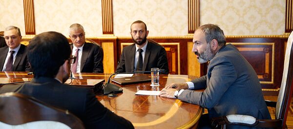 Совещание нового правительства Армении во главе с премьер-министром Николом Пашиняном (13 мая 2018). Еревaн - Sputnik Армения
