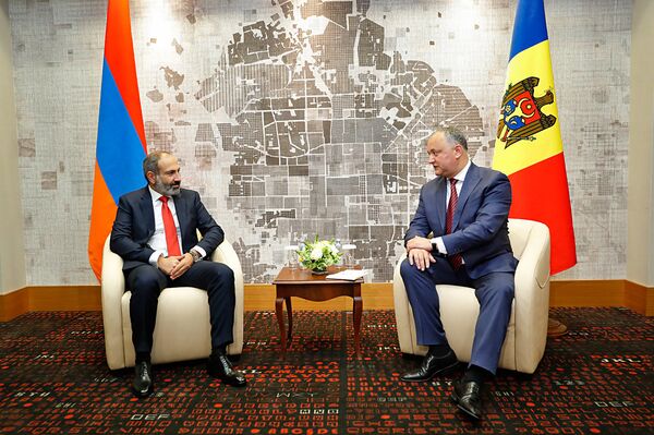 Встреча премьер-министра Армении Никола Пашиняна и Президента Молдавии Игоря Додона (14 мая 2018). Сочи Встреча премьер-министра Армении Никола Пашиняна и Президента Молдавии Игоря Додона (14 мая 2018). Сочи - Sputnik Армения