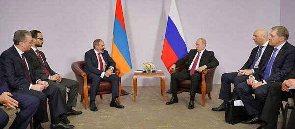 Встреча Президента России Владимира Путина и премьер-министра Армении Никола Пашиняна (14 мая 2018). Сочи - Sputnik Армения