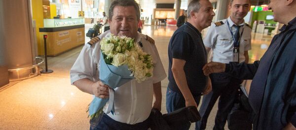 Kапитан авиакомпании Armenia Эдуард Карапетян - Sputnik Армения