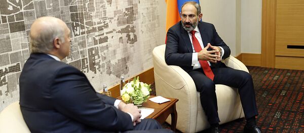 Встреча Президента Беларуси Александр Лукашенко и премьер-министра Армении Никола Пашиняна (14 мая 2018). Сочи Встреча Президента Беларуси Александр Лукашенко и премьер-министра Армении Никола Пашиняна (14 мая 2018). Сочи - Sputnik Армения