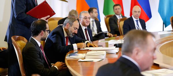 Делегация Армении во главе с премьер-министром Николом Пашиняном на саммите ЕАЭС (14 мая 2018). Сочи - Sputnik Армения