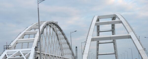 Начало автомобильного движения по Крымскому мосту - Sputnik Армения