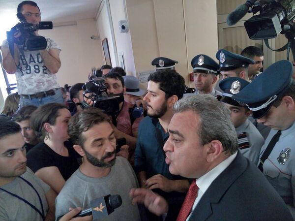 Ситуация в Мэрии Еревана (16 мая 2018) - Sputnik Армения