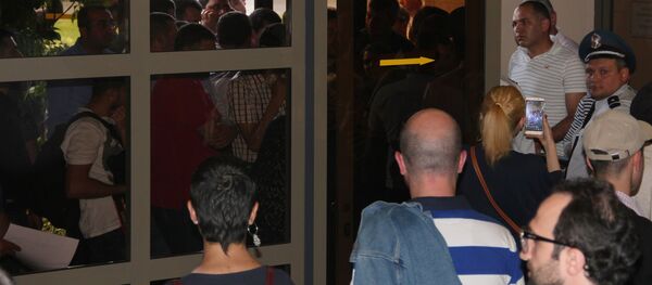 Демонстранты в Ереване требуют отставки мэра города - Sputnik Армения