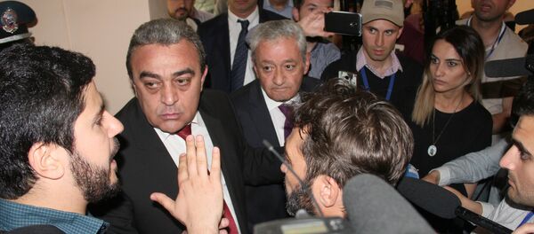 Демонстранты в Ереване требуют отставки мэра города - Sputnik Армения