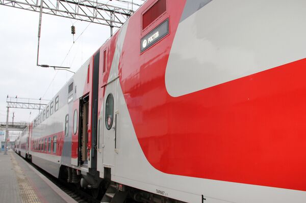 Двухэтажный скорый поезд «Сочи-Ростов-На-Дону» Двухэтажный скорый поезд «Сочи-Ростов-На-Дону» - Sputnik Армения