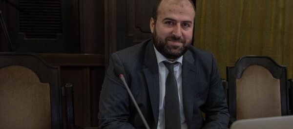 Министр охраны природы Армении Эрик Григорян на заседании правительства (17 мая 2018). Еревaн - Sputnik Армения