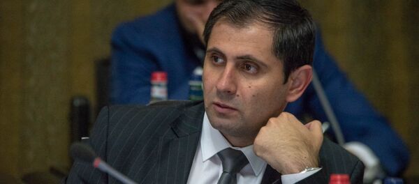 Министр территориального управления и развития Армении Сурен Папикян на заседании правительства (17 мая 2018). Еревaн - Sputnik Армения