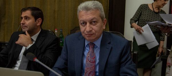 Министр финансов Армении Атом Джанджугазян на заседании правительства (17 мая 2018). Еревaн - Sputnik Армения