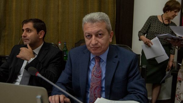 Министр финансов Армении Атом Джанджугазян на заседании правительства (17 мая 2018). Еревaн - Sputnik Армения