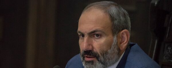 Премьер-министр Армении Никол Пашинян на заседании правительства (17 мая 2018). Еревaн - Sputnik Армения
