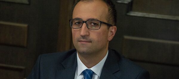 Министр здравоохранения Армении Арсен Торосян на заседании правительства (17 мая 2018). Еревaн - Sputnik Армения