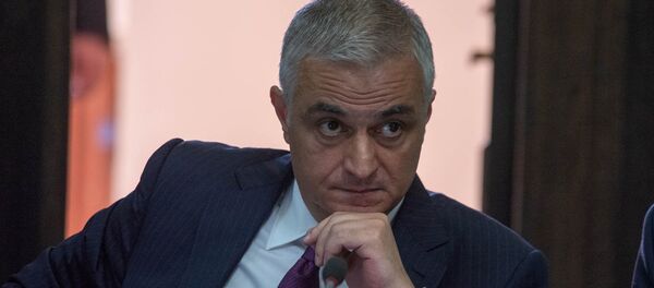 Вице-премьер Мгер Григорян на заседании правительства Армении (17 мая 2018). Еревaн Вице-премьер Мгер Григорян на заседании правительства Армении (17 мая 2018). Еревaн - Sputnik Արմենիա